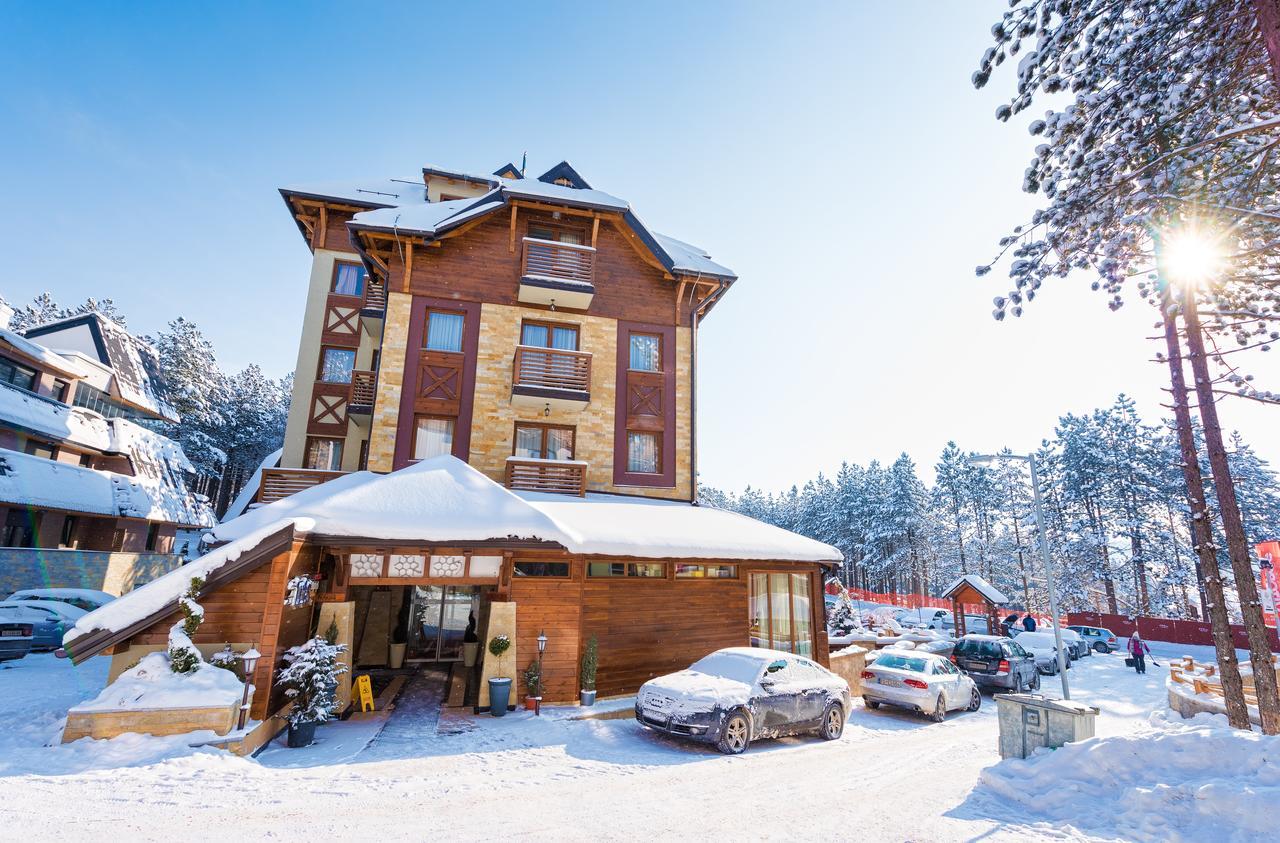 Hotel Iris ซลาตีบอร์ ภายนอก รูปภาพ